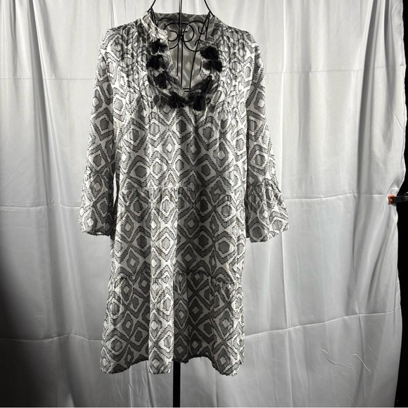 Tommy Bahama Dresses & Skirts - Tommy Bahama White and Gray Geometric Midi Dress